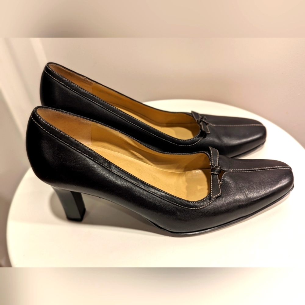 Chic Aerosoles A2 Black Bow Heels: Women's Size 6, Good Pre-Owned Condition